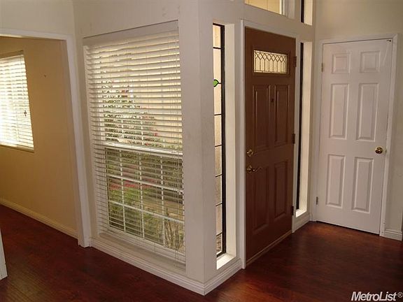 3rd image of 3266 Amethyst Ln
