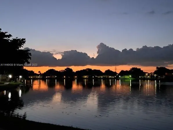 251 Berkley Rd APT 208, Hollywood, FL 33024