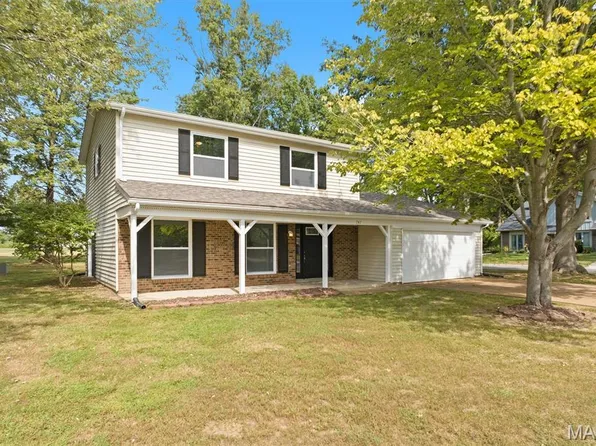 747 Farragut Ct, Belleville, IL 62221