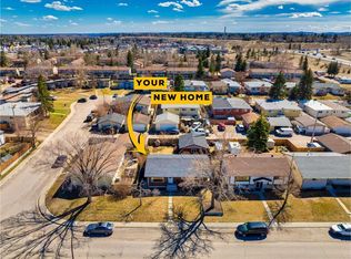 23 N Queen Isabella Close SE, Calgary, AB T2J3R2