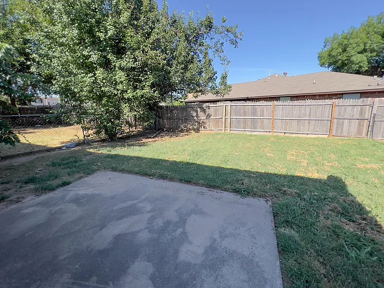 1303 N Fretz Ave — Photo 28