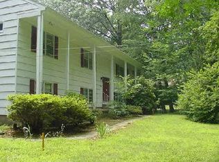 65 Studio Ct, Stamford, CT 06903