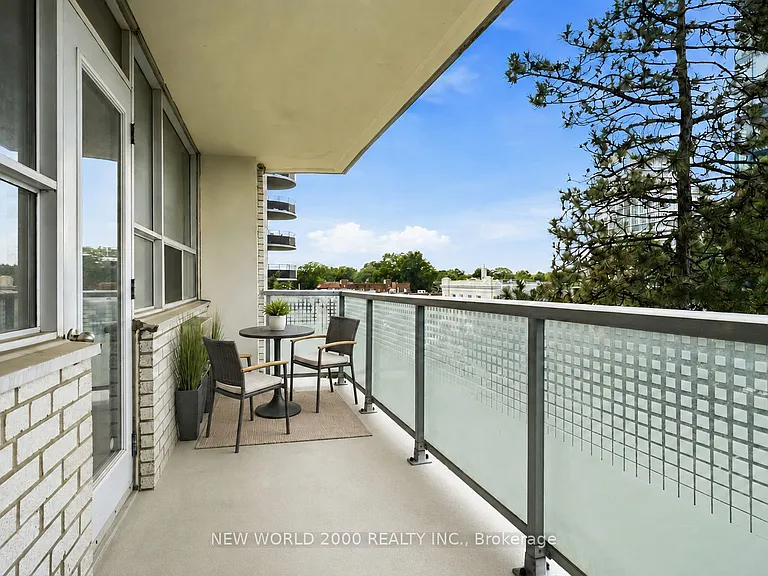 33 Erskine Ave #611 — Photo 6