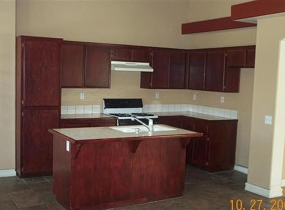 4th image of 10840 Olive Ct