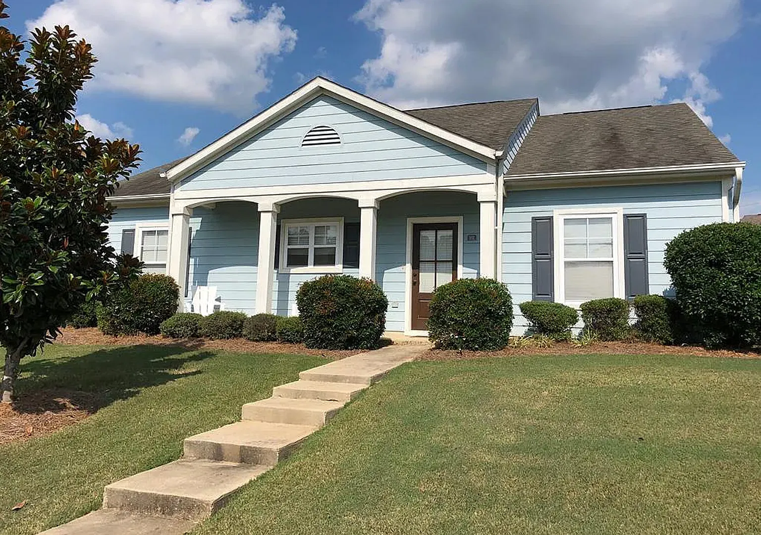 4 BD/4.5 BA — Photo 1