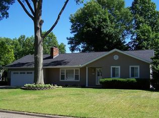 1916 Larchmont Rd, Akron, OH 44313