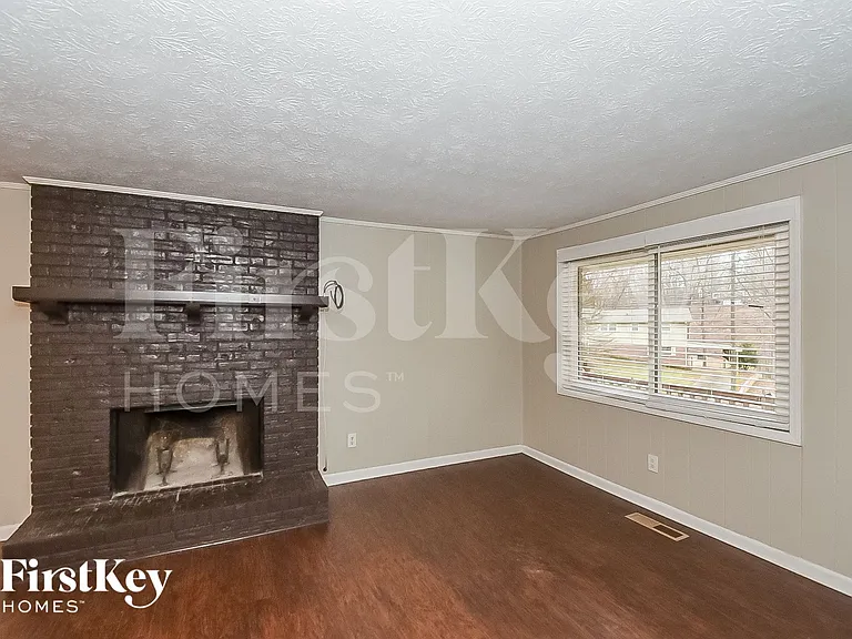 3940 Erica Cir — Photo 3