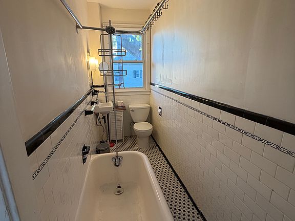 5th image of 50 Leach St APT 2