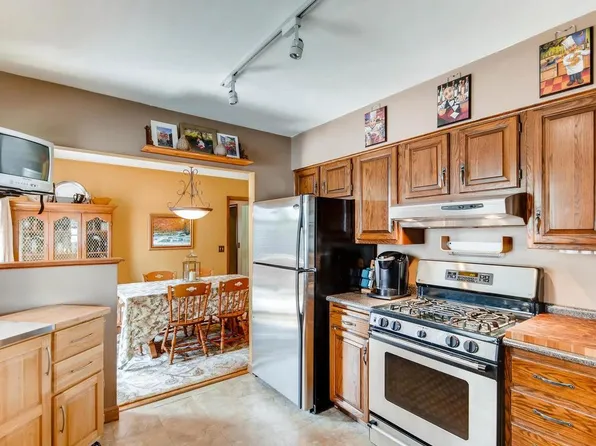 212 Panorama Ave NE, Fridley, MN 55421