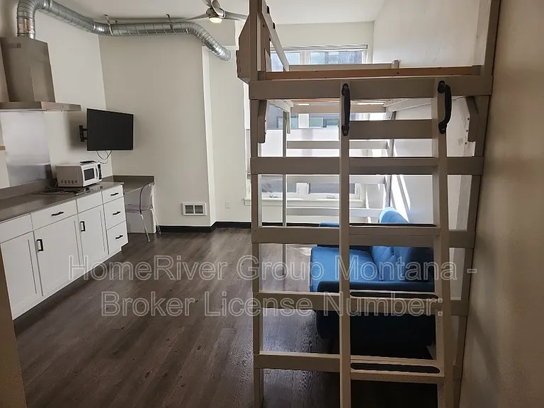 320 Clay St #206 — Photo 3