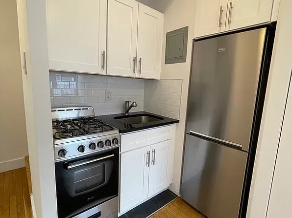 430 East 87th Street image 1 of 4