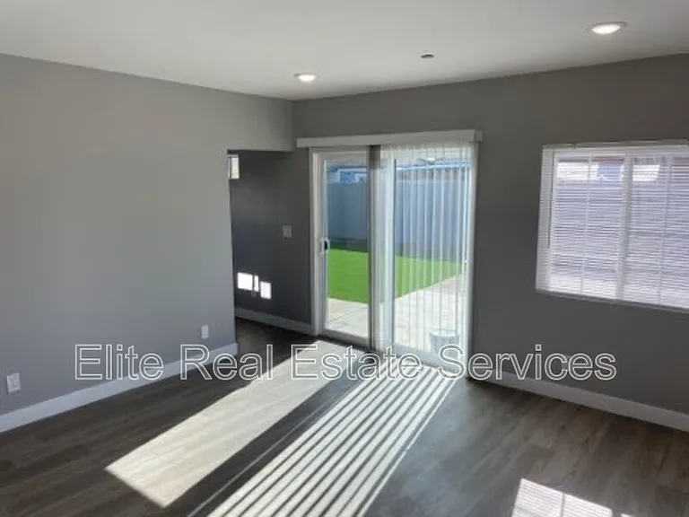 6375 Osler St — Photo 4