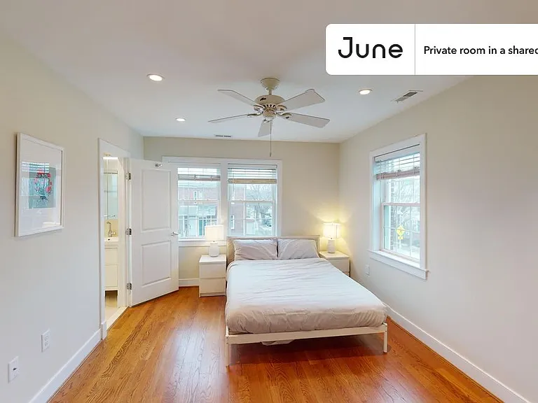 1845 Burke St SE #A — Photo 2