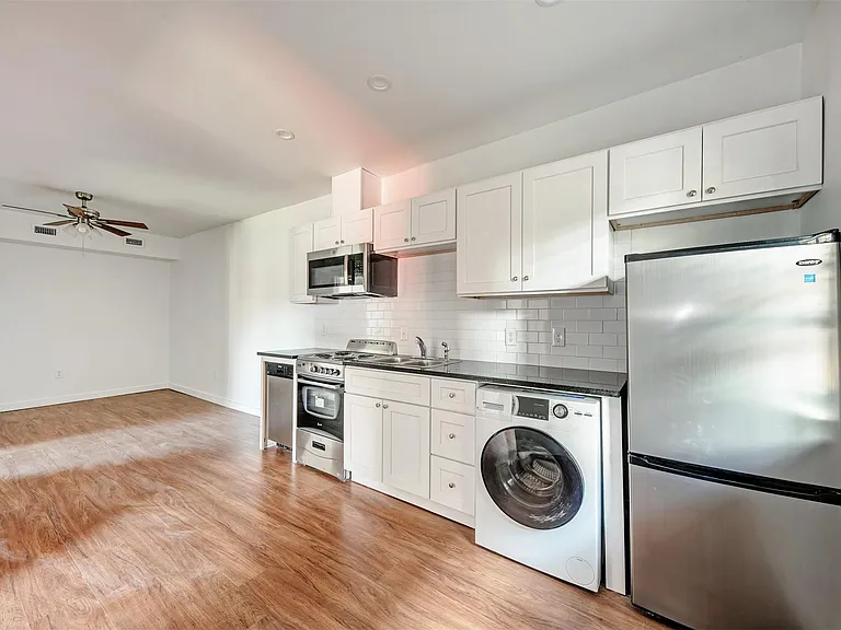 306 E 30th St #106 — Photo 6