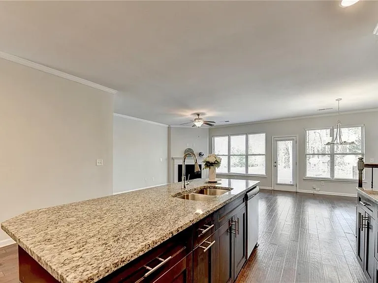 5535 Lightheart Ct — Photo 14