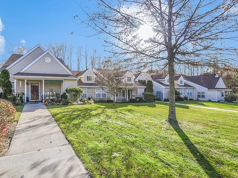 Eagle View Court 55+ Community — Photo 20