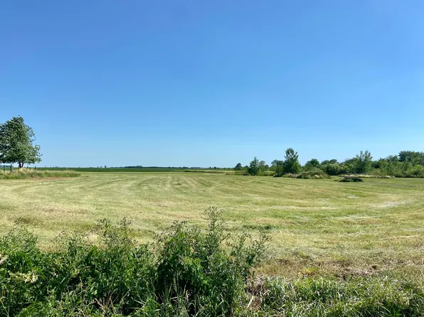 1216 Horseshoe Dr, Martinton, IL 60951