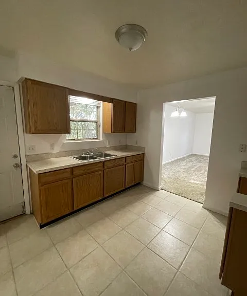 580 SE Nassau St — Photo 14