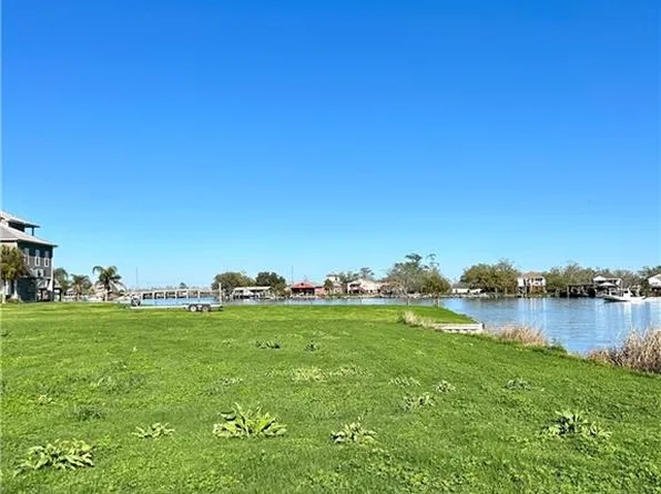 4923 Kaylee Ln, Barataria, LA 70036
