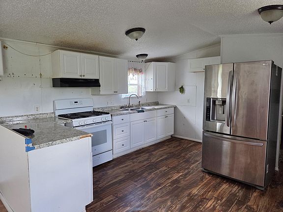 4th image of 2901 Callahan Rd