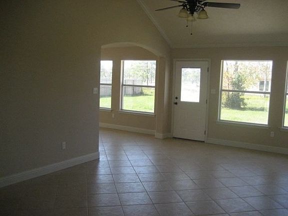 5th image of 180 Tyler Dr