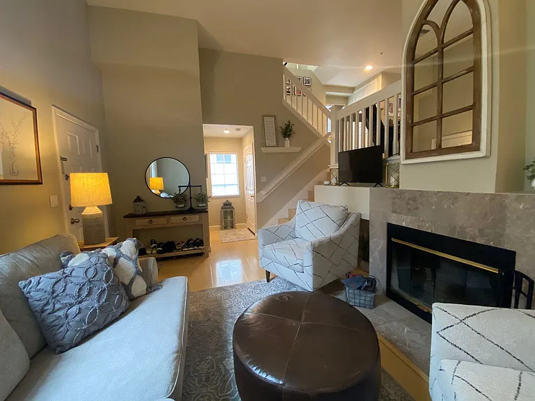 5000 Starling St — Photo 2