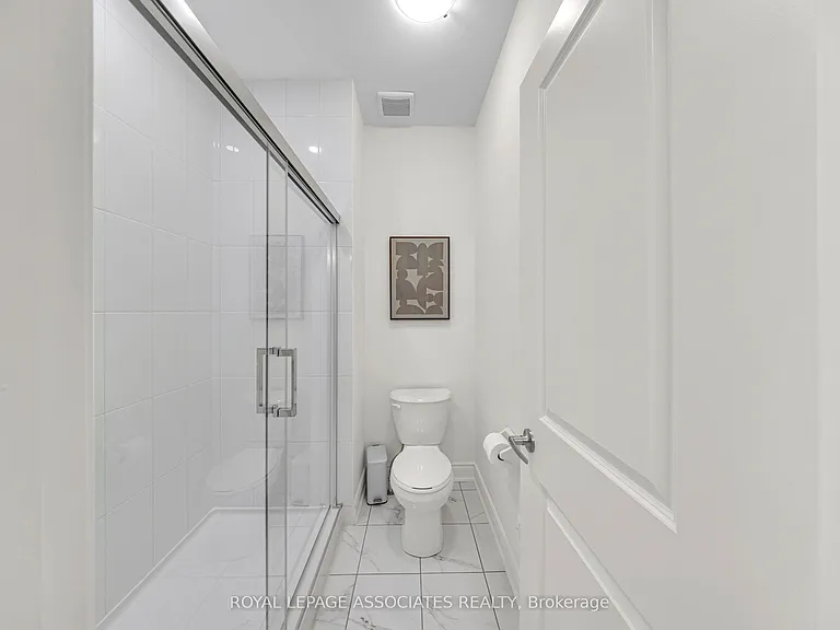 2215 Beckman Cres #UPPER — Photo 29