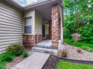 3160 Hidden Lake Pointe Dr, White Bear Lake, MN 55110