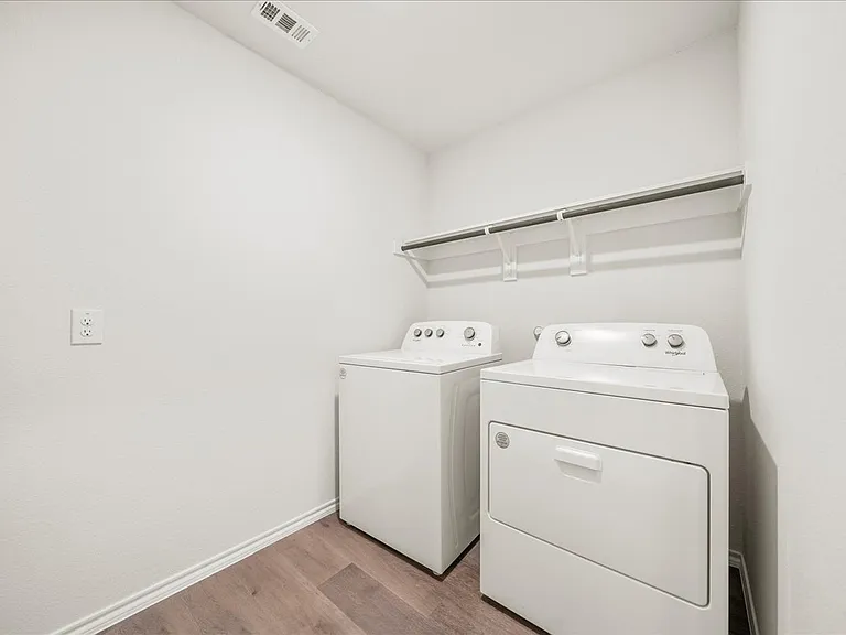 1532 Skyline Dr — Photo 8
