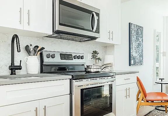 5th image of 802 Lafayette Ave #4R