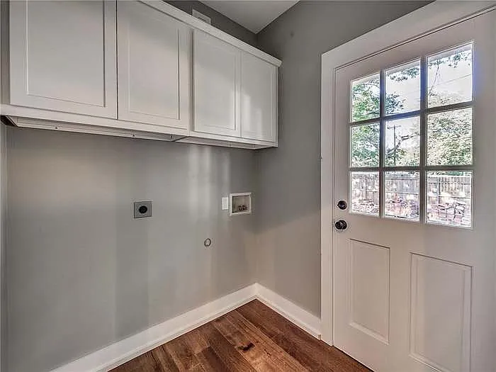 2213 N Shartel Ave — Photo 18