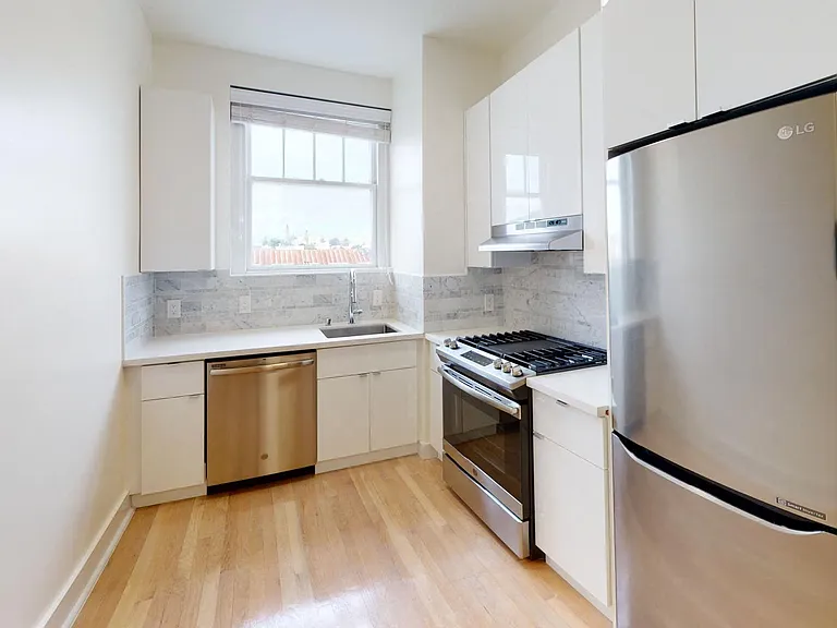 1290 Grove St — Photo 27