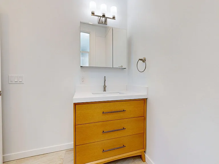 445 Octavia St #7 — Photo 11