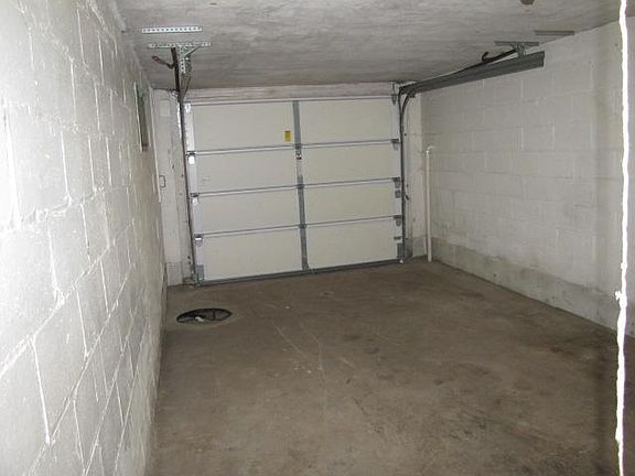 3rd image of 435 Morse Ave