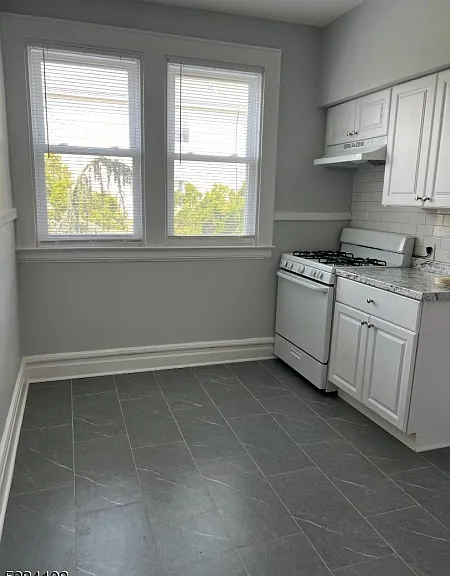 204 Columbia Ave — Photo 9