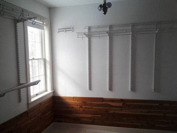 Mstr Bdrm Walk-In Closet