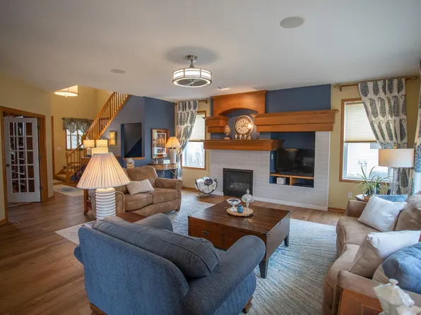 13977 Autumn Ct, Rosemount, MN 55068