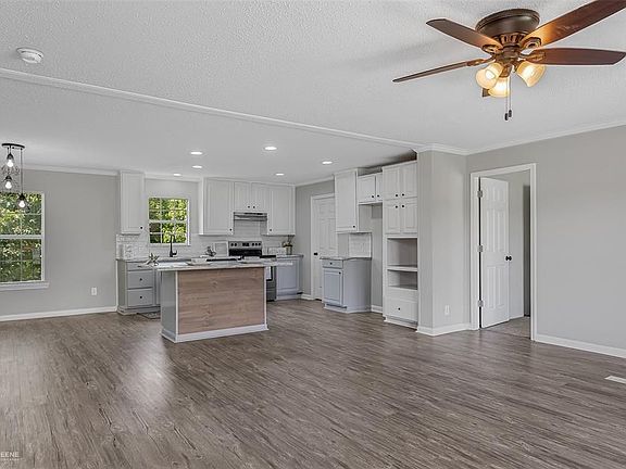 4th image of 10246 Laurie Ln