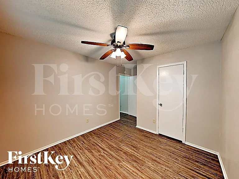 10507 Village Trail Dr — Photo 9