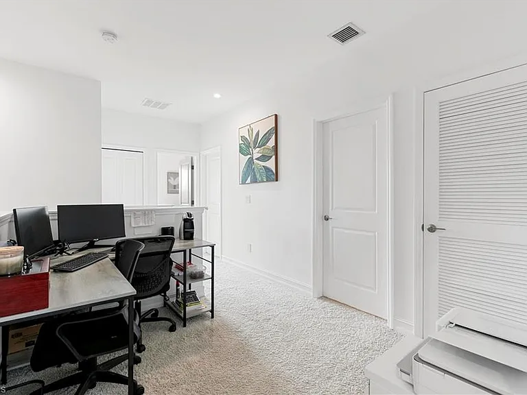 7578 Rockefeller Dr — Photo 18