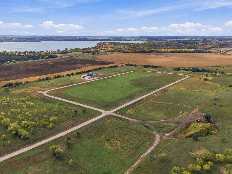 1st image of 5 Prairie Lake Ests
