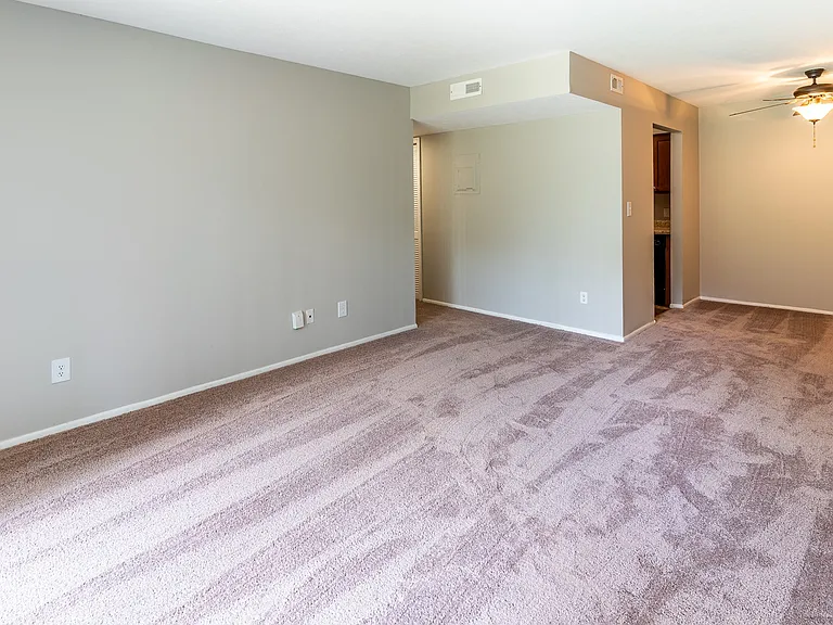 Crestview at Louisville Apartments — Photo 20