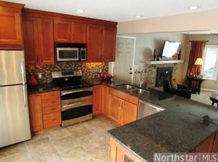 15626 Sunset Cir, Eden Prairie, MN 55346