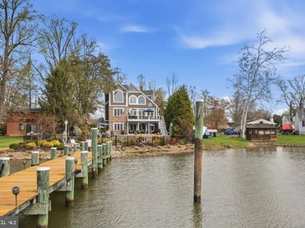 6809 S River Dr, Middle River, MD 21220