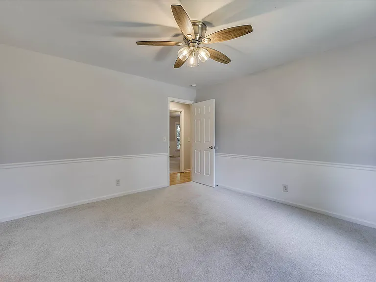 2111 Huron Dr — Photo 34