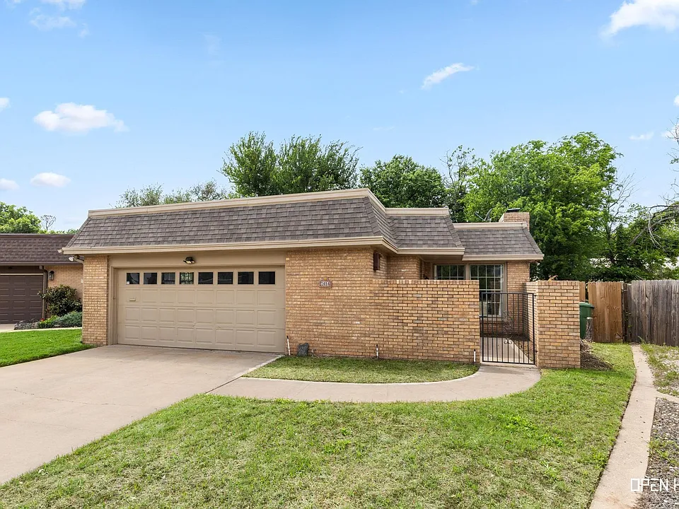 2414 Lou Ln