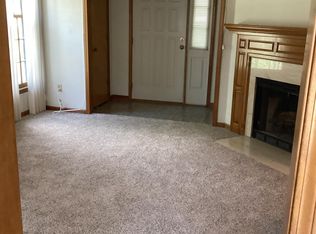 13525 Midland Dr, Shawnee, KS 66216