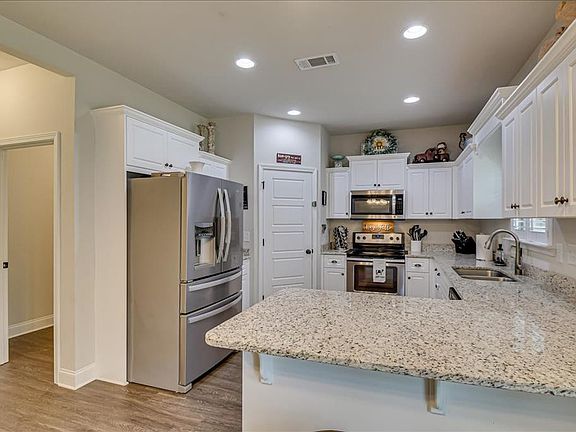 3rd image of 149 Beallwood Dr
