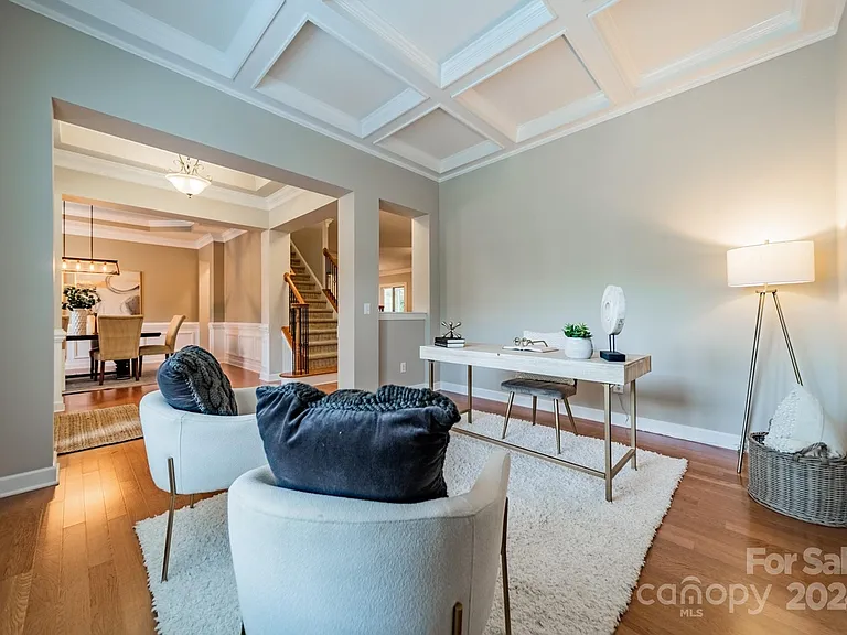 424 Ranelagh Dr — Photo 34