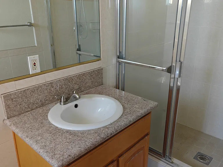 Upstairs shared bathroom